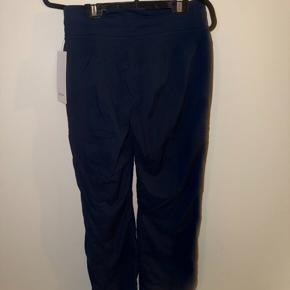 Lululemon Mid Rise Dance Studio Pant Short True Navy Size 6 - Picture 3 of 5